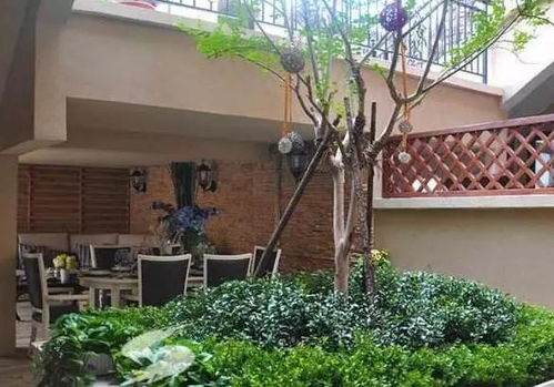 為什么現(xiàn)在別墅裝修都喜歡往下挖半層做成庭院？親身體驗后才知道，好處多得超乎想象